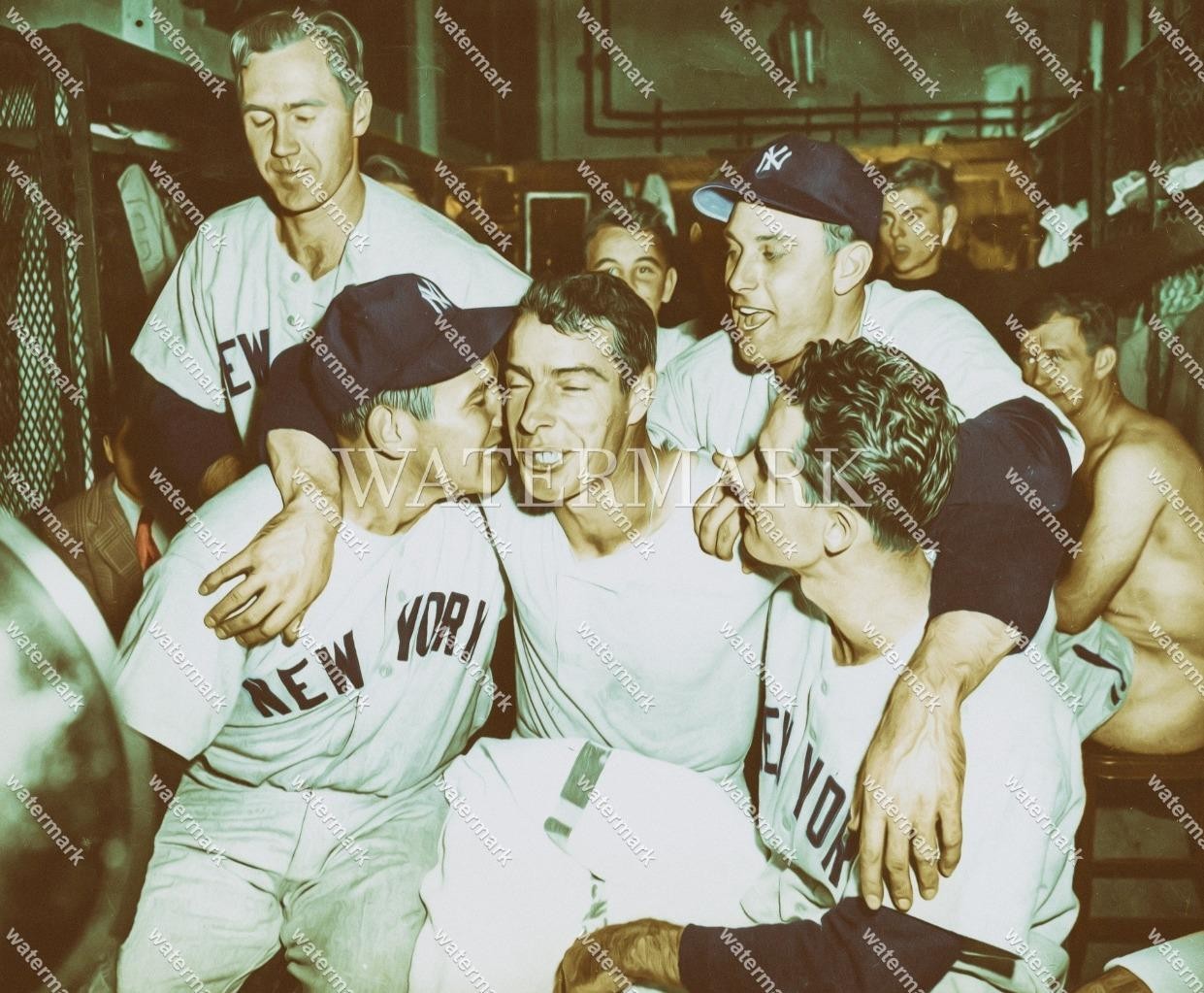 DZ87 Joe D. Yogi Berra Yankees Lockeroom 8x10 11x14 16x20 Oil Paint Photo