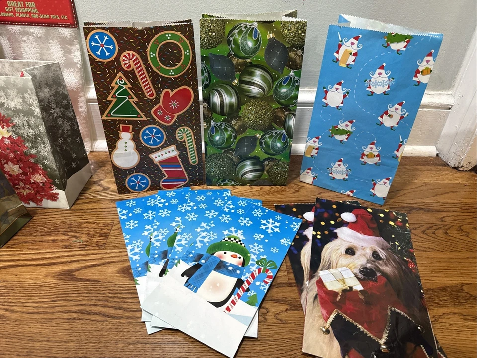 Lot of Vintage Christmas Gift Tags, Bags, Boxes, & Ribbon - Image 2 of 4