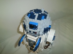 LEGO Star Wars #10225 R2-D2 UCS 100% Complete w/Instructions , Sticker & Minifig