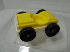 VINTAGE FISHER PRICE PLAY FAMILY Parking Garage 930 **YEL. CAR** LITTLE PEOPLE