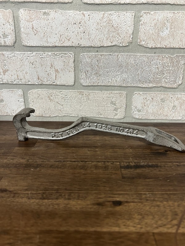 ELKHART BRASS MFG. CO. FIRE HYDRANT ANTIQUE SPANNER WRENCH PAT Feb 1925 No 464