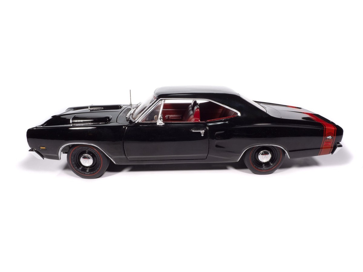 Auto World 1:18 Scale 1969 Dodge Coronet Super Bee MCACN Edition