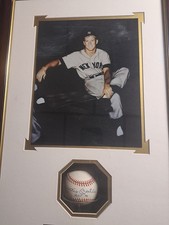 Mickey Mantle Shadowbox with 8x10 photo & Autographed Rawlings Official Baseball