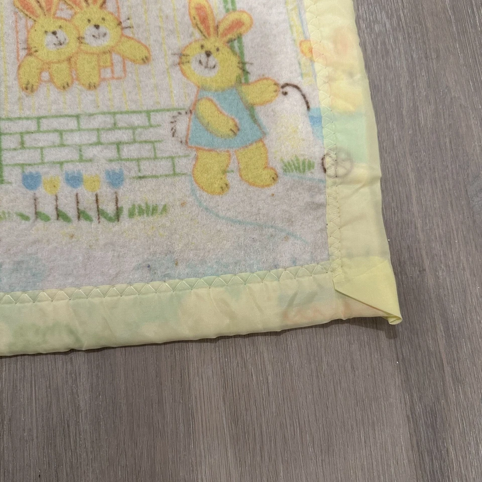 Manta de bebé vintage borde satinado 45" x 42" animal conejito león jirafa oso zoológico DE Foto 3 de 4