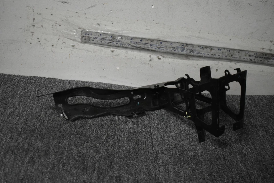 BMW Serie 2 2016 soporte de radiador OEM de fábrica Foto 4 de 4