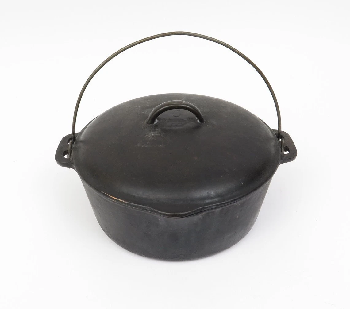 BSR Birmingham Stove And Range Century Series 8 Cast Iron Dutch Oven With Lid