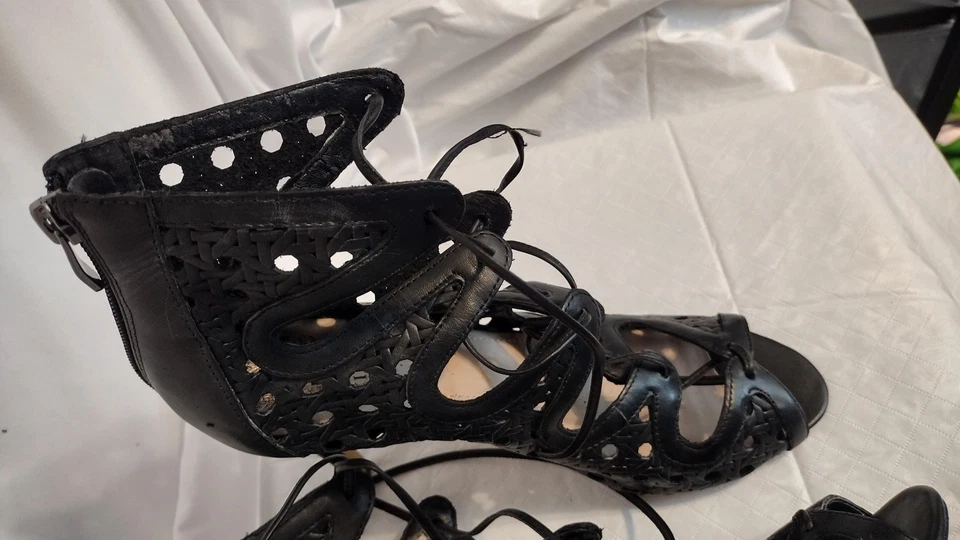 Zapatos Vince Camuto para mujer talla 9,5 tacones con cordones VC-Jillie cuero recortado Foto 3 de 4