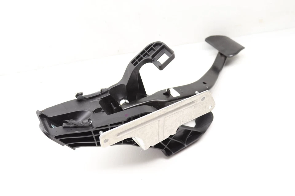 BMW 330I 2019-2024 - Conjunto de pedal de freno 6874281 Foto 2 de 4