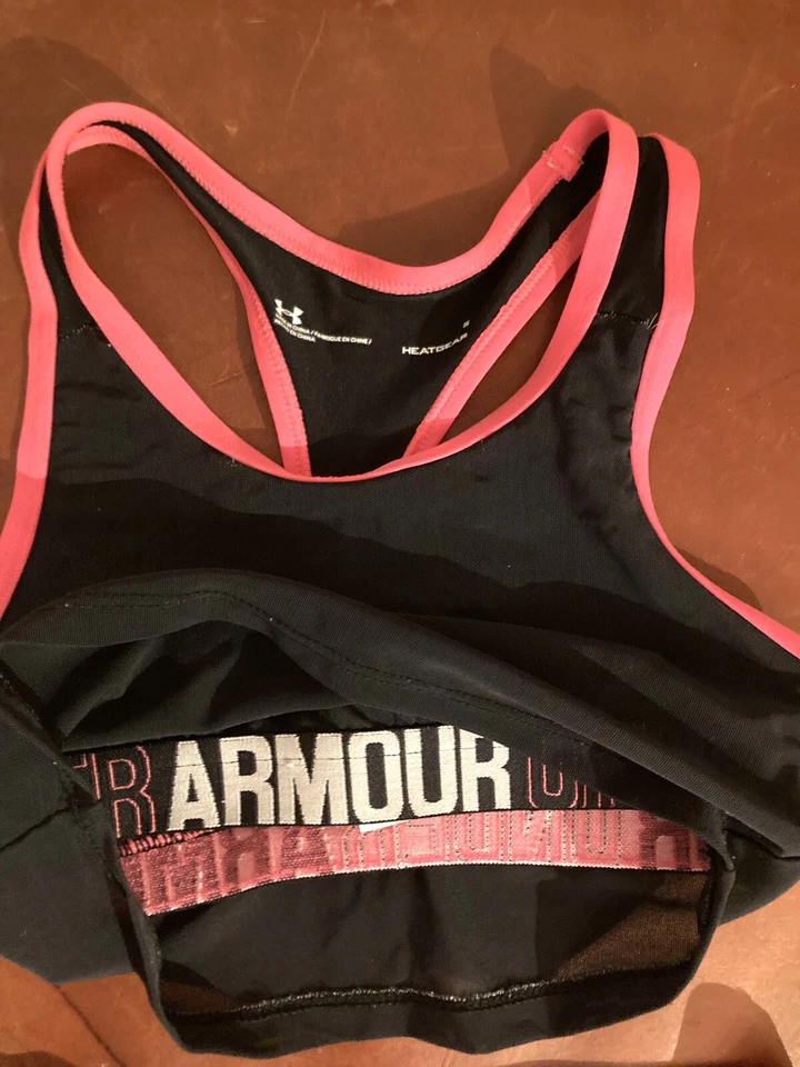 Under Armour HeatGear 5T Sujetador Atlético Juvenil Niña Gimnasia Ropa Interior Negro Rosa Foto 3 de 4