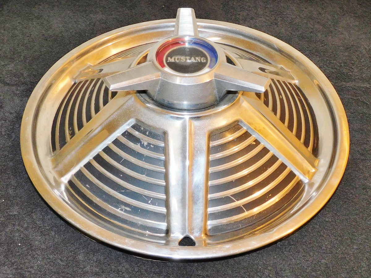 ◆最終値下げ◆1965 マスタング ハブキャップ◆4枚◆14インチ Set of 4 Vintage 1960's 65 Ford Mustang Wheel Covers 14