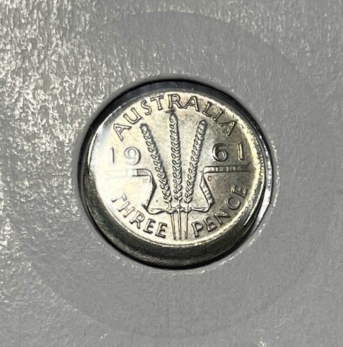 1961 Threepence Error Coin - Large Broadstrike Choice Uncirculated - Silver - Picture 2 of 10