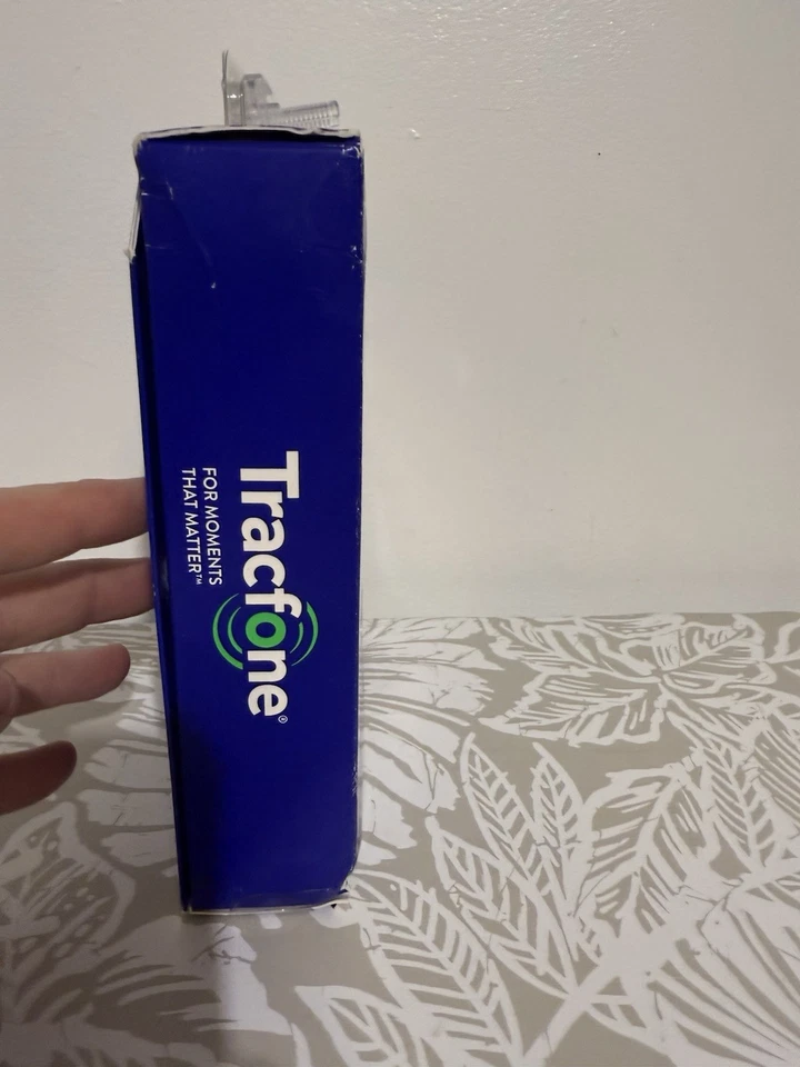 Alcatel My Flip 4 GB Phone TracFone new - Image 3 of 4