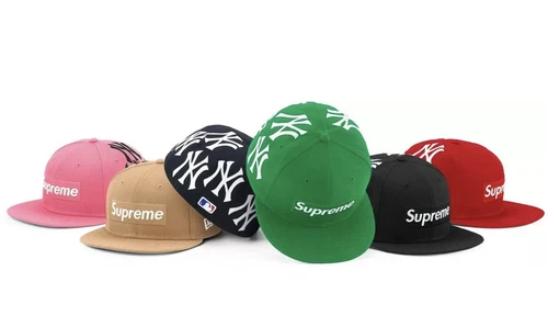 Chapeau New Era 7 1/8 New York Yankees X Supreme Box Logo (Fw21H35) bleu marine