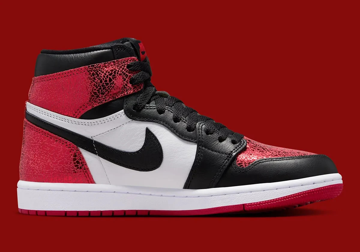 靴 Nike Women's Jordan 1 High OG Satin Red Amazon.com | Jordan 1 Retro High Og Satin Bred (Womens 12