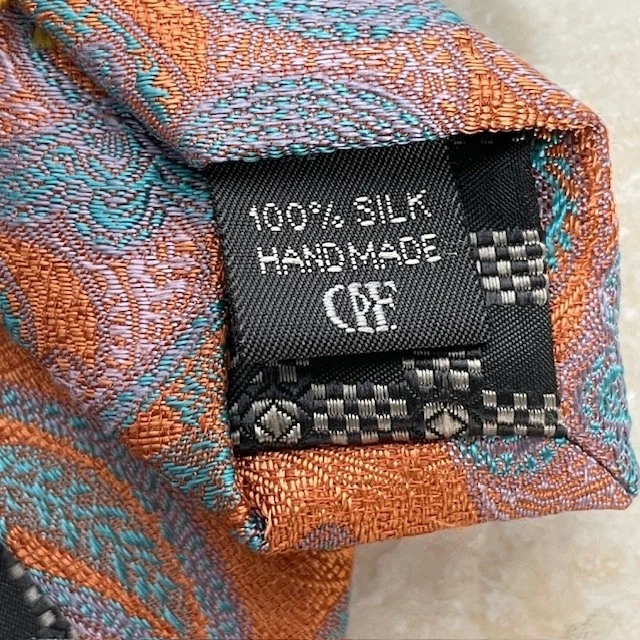 Gravata Daniel DeFasson Studio 100% seda luxo laranja, roxo e azul paisley - Imagem 4 de 4