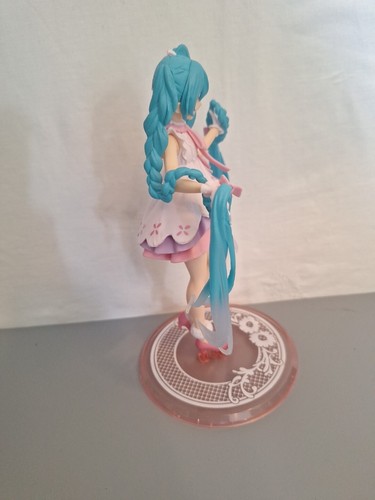 Hatsune Miku Wonderland Rapunzel Anime Figure. 1 Hair Bow Missing. - Picture 4 of 5