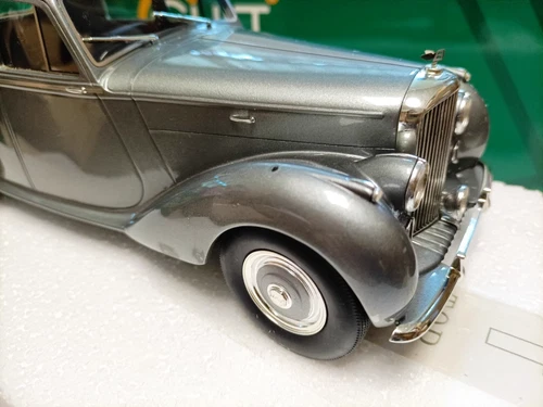 Cult 1/18 Bentley MK VI Saloon - Picture 6 of 8
