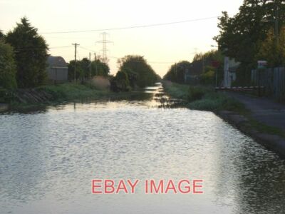 FOTO KANAL GRAND IN DER NÄHE VON ADAMSTOWN CO. DUBLIN DIREKT STROMAUFWÄRTS DER 12. SCHLEUSE. 200