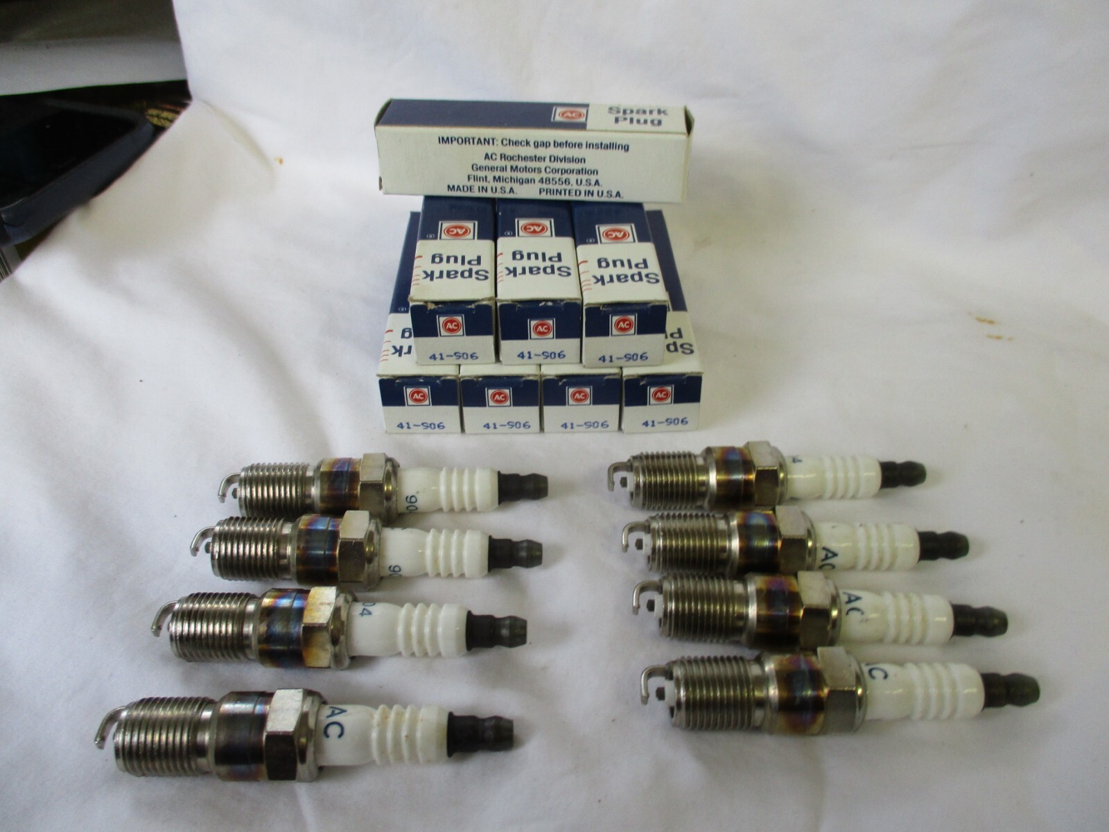 Set of 8 AC Delco 41-904 Spark Plugs 5614238 NEW NOS