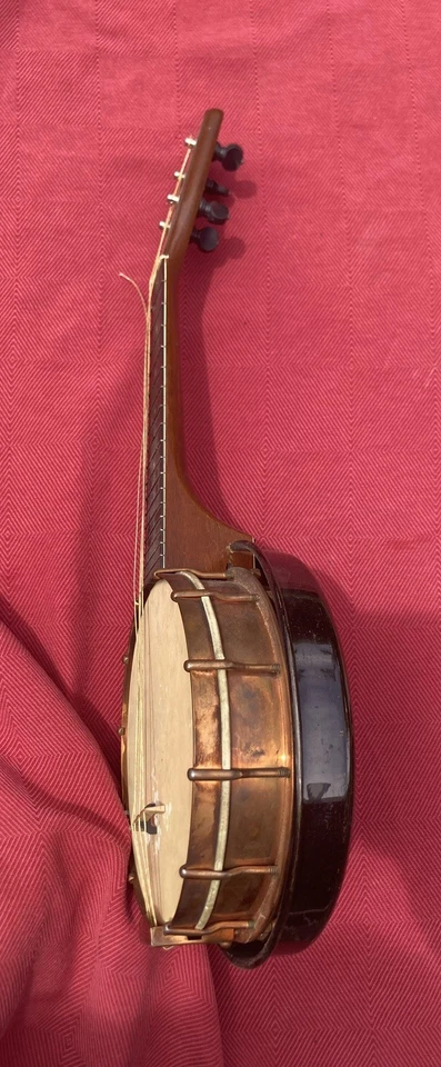 Ukelele banjo mele b & j ny años 20 banjolele, cuerpo de cobre con resonador con estuche Foto 3 de 4