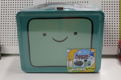 ADVENTURE TIME BMO LUNCH BOX KIT - ENTERTAINMENT EARTH CONVENTION