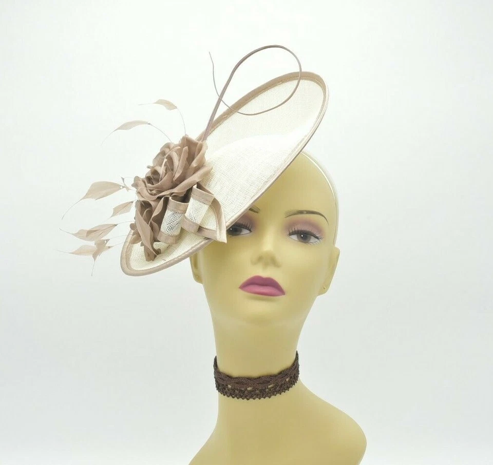 M8184 (Marfil/Taup) Kentucky Derby Iglesia Boda Pascua Tea Party Sinamay Fascinator Foto 2 de 4