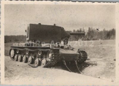 Foto, Wk2, 52 Tonner KW II der Russen in deutscher Hand (N)50261