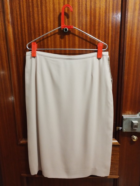 Falda beige para mujer de Egarmoda