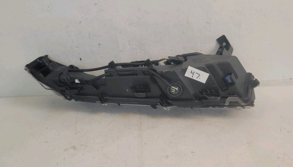 2018-2021 Lexus NX300 NX300h LH Left Driver Turn Signal Light DRL LED OEM - Изображение 3 из 4