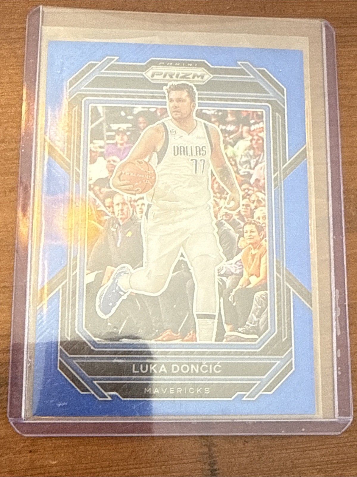 Luka Doncic 2022-23 Panini Prizm Blue Prizm /199 #196