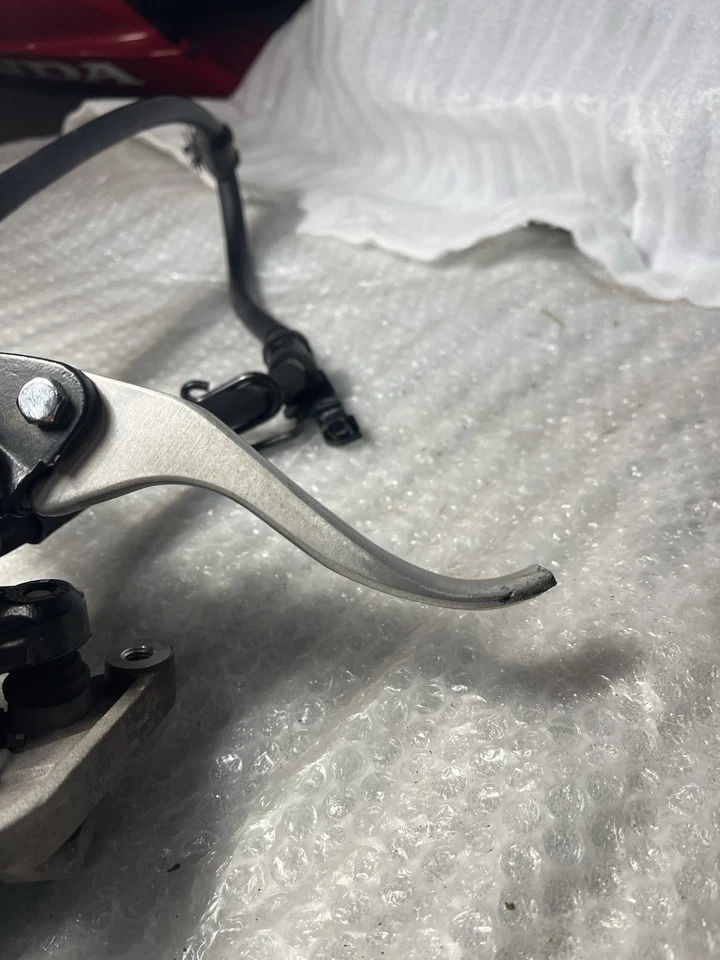 2015-2022 Honda CBR 300 CBR300R pinça de freio dianteiro, alavanca, reservatório, linha OEM - Imagem 4 de 4