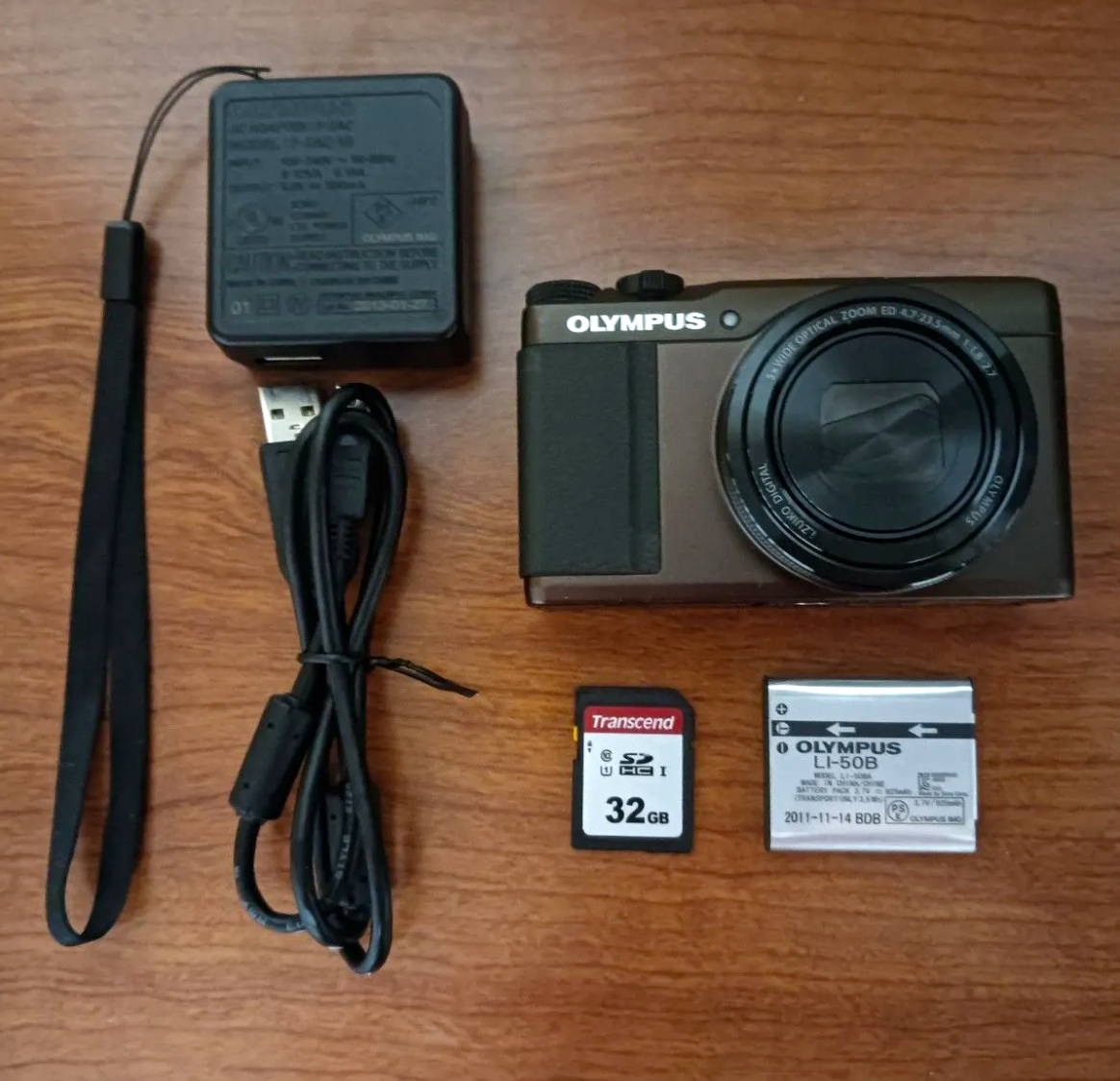 Olympus Stylus XZ-10 Digital Camera Black with Accessories Near