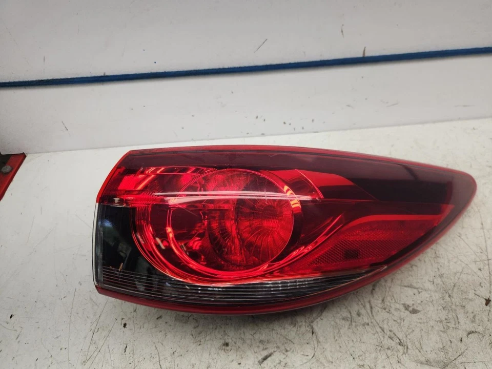 Cuarto de luz trasera del conductor montado en panel varios LED se adapta a 14-17 MAZDA 6 796512 Foto 2 de 4