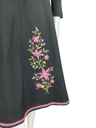 VTG 60S 70S BLACK PINK PURPLE GREEN FLORAL FOLK EMBROIDERED CIRCLE MIDI SKIRT 8 - Picture 6 of 9