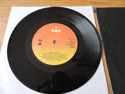 アイルランド7” U2 Another Day / Twilight CBS8306 CBS /00080 U2 – Another Day – Vinyl (Orange, 7