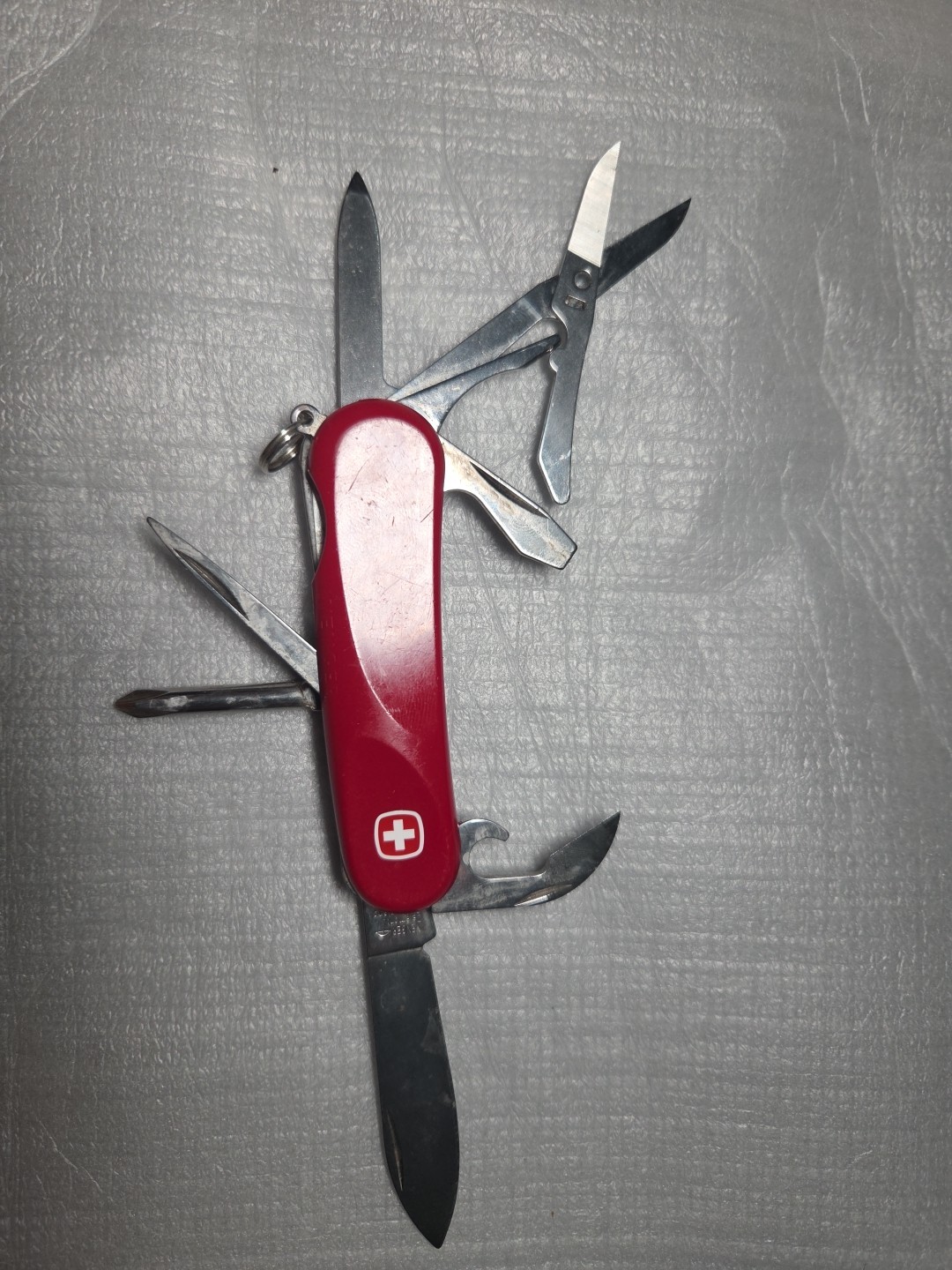 Wenger Classic 16 Delmont Swiss Army Knife No 153