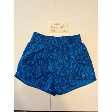 Girls med Nike shorts 2120