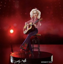 BNIB Integrity Toys Dolly Parton Doll "Dreamin' In Gingham" collector doll