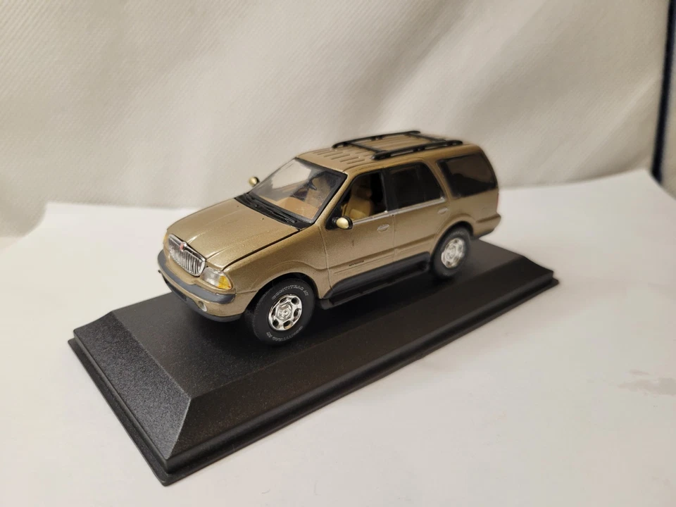 LINCOLN Navigator light brown metallic 1/43 Anson - Image 3 of 4