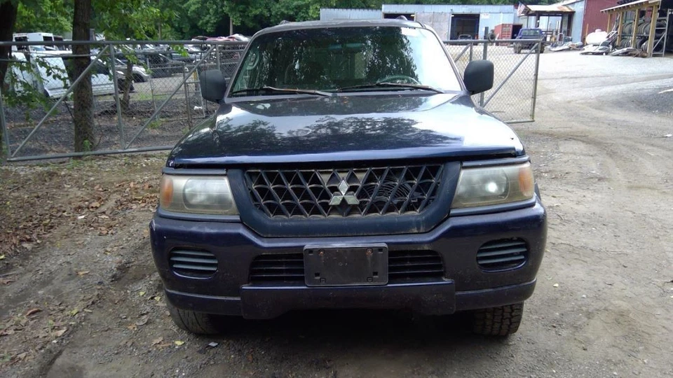 Radiator 6 Cylinder Fits 97-03 MONTERO SPORT 1116685 Foto 3 de 4