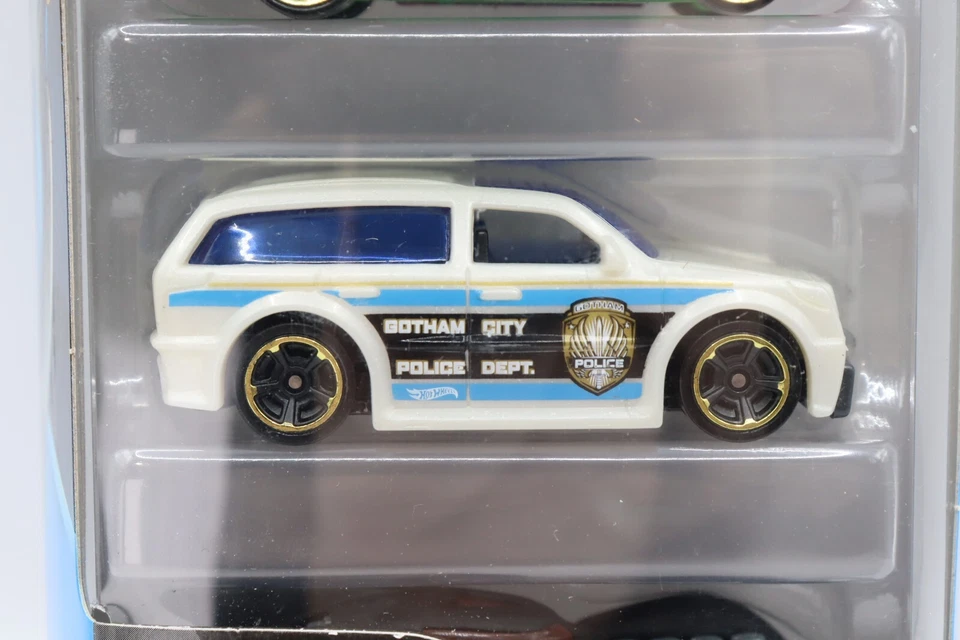 Hot Wheels 2016 BATMAN 5-Pack Diecast Set DVF92 - Image 3 of 4