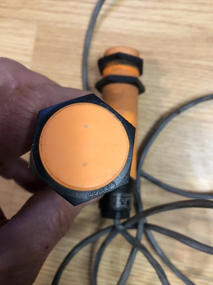 Sensor capacitivo IFM Efector KI5075KIE3015-FPKG/NI 10-36VDC 250mA lote de 2 Foto 4 de 4