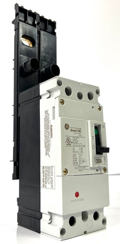 Interruptor automático GE Record Plus FBH26TE030RV 2 polos 30 amperios, nuevo con herrajes - Imagen 7 de 12
