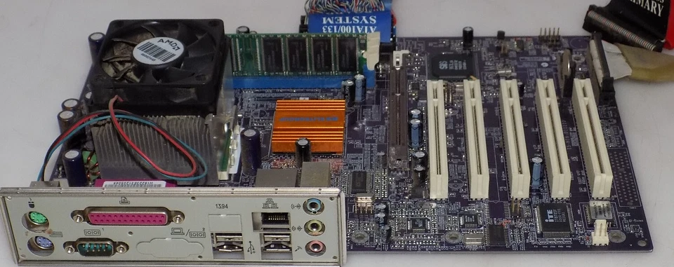 ECS ELITEGROUP K7VZM AMD ATHLON XP 1800 +, MicroATX, PCI, AGP, SIS, 512MB DDR - Изображение 4 из 4