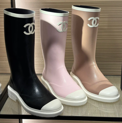 Chanel 26C Rose Pink White Caoutchouc CC Logo High Pull On Rubber