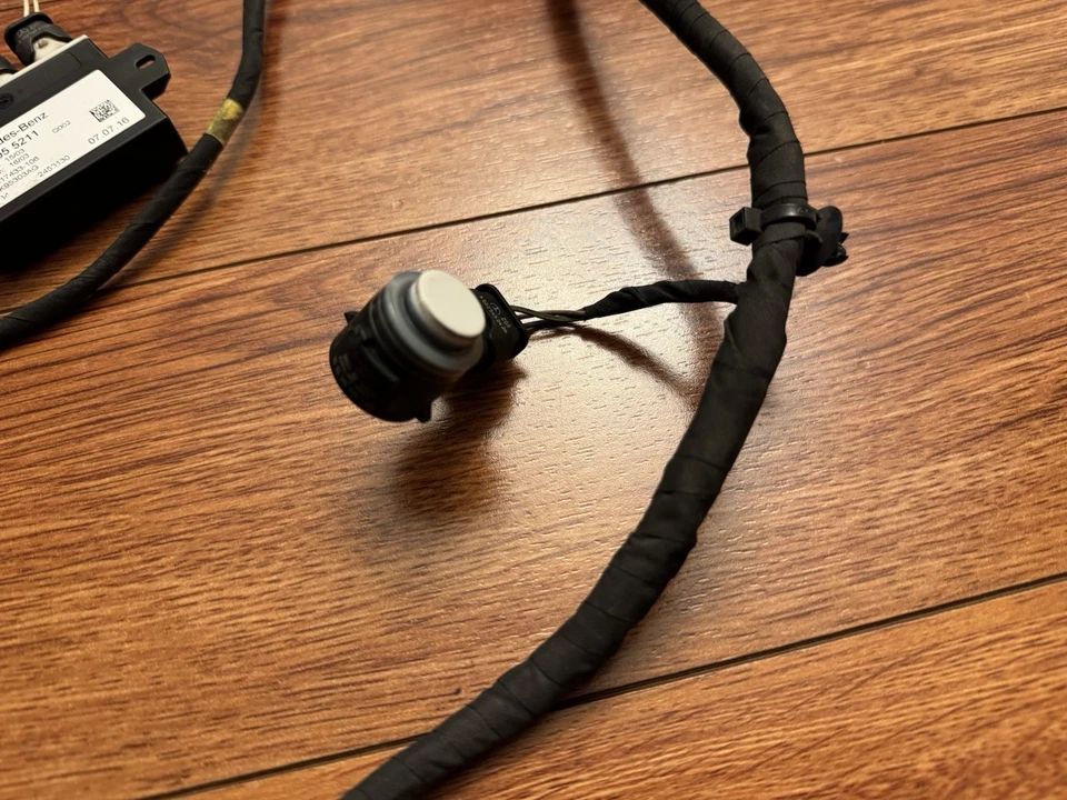 OEM 2017-2019 Mercedes-Benz E300 Rear Bumper Wiring Harness Parking Sensors PDC - Image 3 of 4