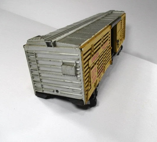 Vtg AC Gilbert 20476 American Flyer Yellow Union Pacific Stock Car Junk Train - Image 4 of 4