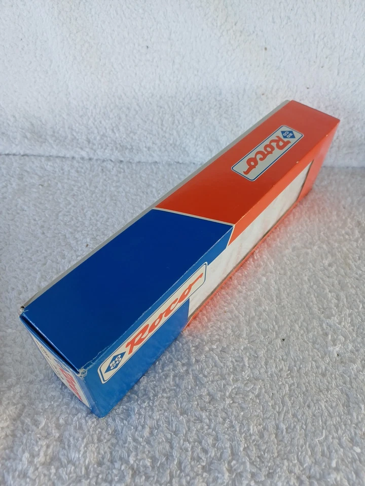 Roco HO Gauge 43696 Twin Pantograph Electric Loco Ae 6/6 11425 Geneve SBB CFF  - Image 2 of 4