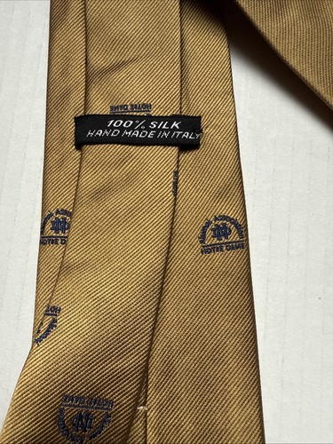Cravatta uomo Notre Dame Associazione Alumni blu e oro ND 100% seta Italia(2) - Foto 7 di 7