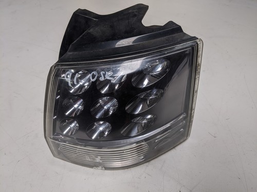 MITSUBISHI OUTLANDER 2006 RIGHT REAR LIGHT TAILLIGHT - Picture 1 of 2